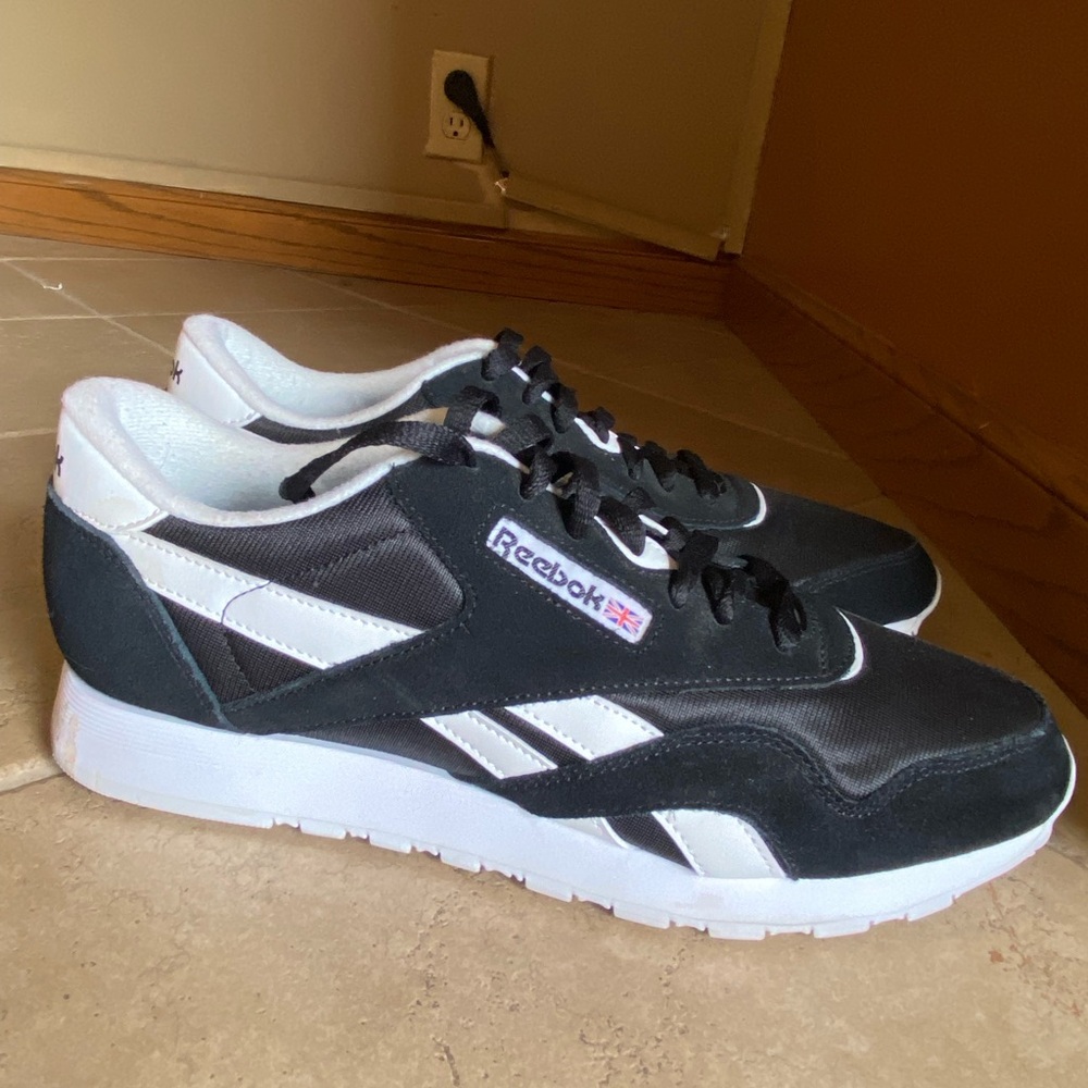 Like New Reebok Nylon sneaker